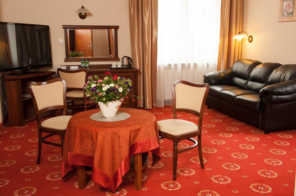 Hotel Arkadia Royal Varsó Kültér fotó