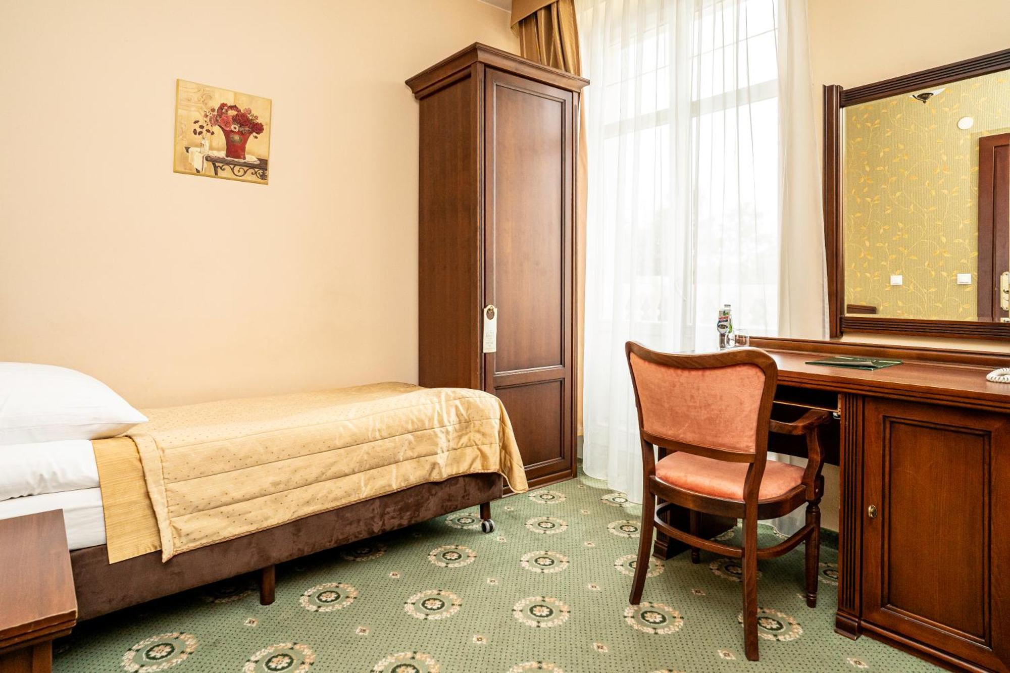 Hotel Arkadia Royal Varsó Kültér fotó
